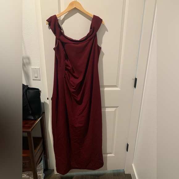 David’s Bridal DB Studio Stretch Crepe Ruched Burgundy dress. Size 16. - Picture 3 of 8